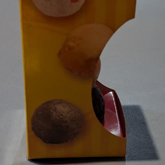 Tim Horton's Collectable Timbit Snowman 2011 Canada Ornament - Picture 2 of 5